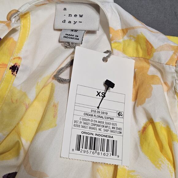 White and Yellow Floral Shift Dress Size XS New with Tag - Picture 3 of 5